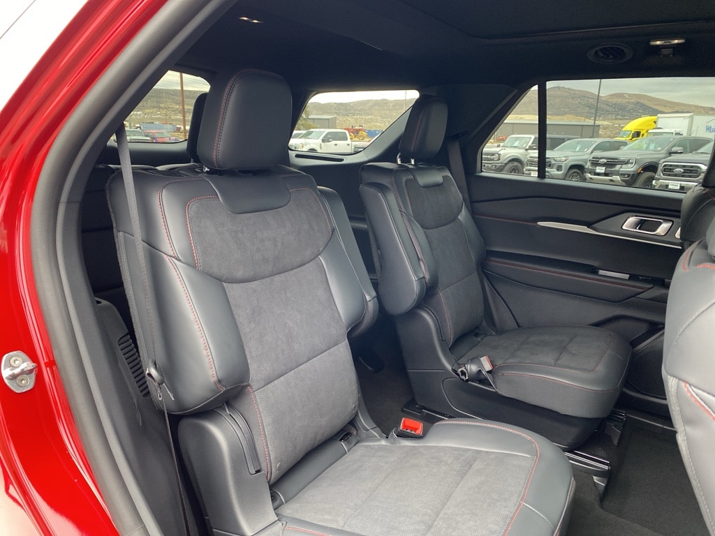 2026 Ford Explorer ST - Photo 7