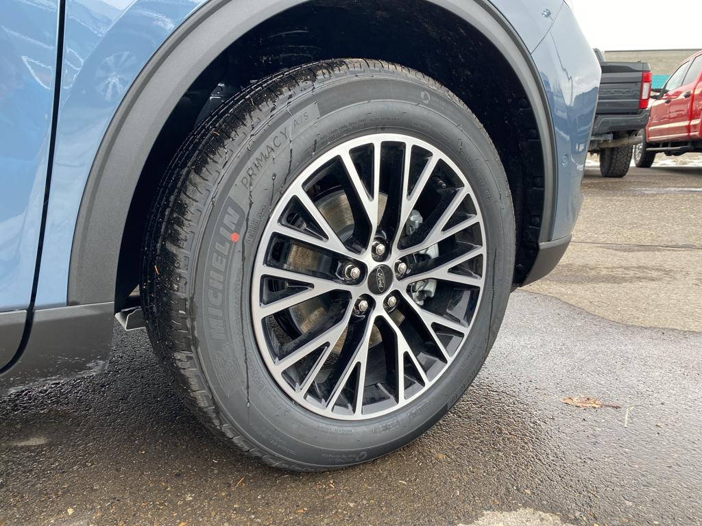 2024 Ford Escape Plug-In Hybrid photo 2