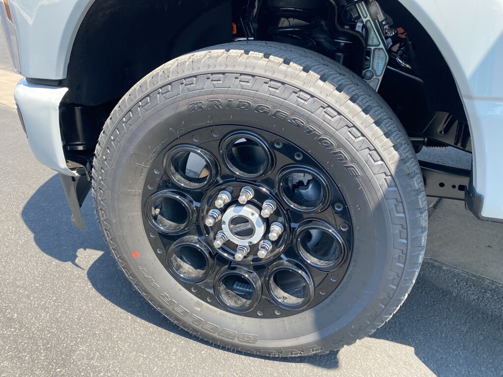 New 2026 Ford Super Duty F-350® Lariat® Truck Crew Cab
