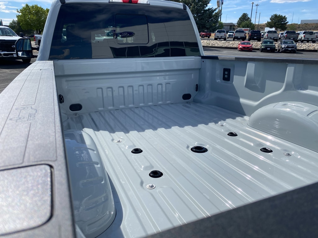 New 2026 Ford Super Duty F-350® Lariat® Truck Crew Cab