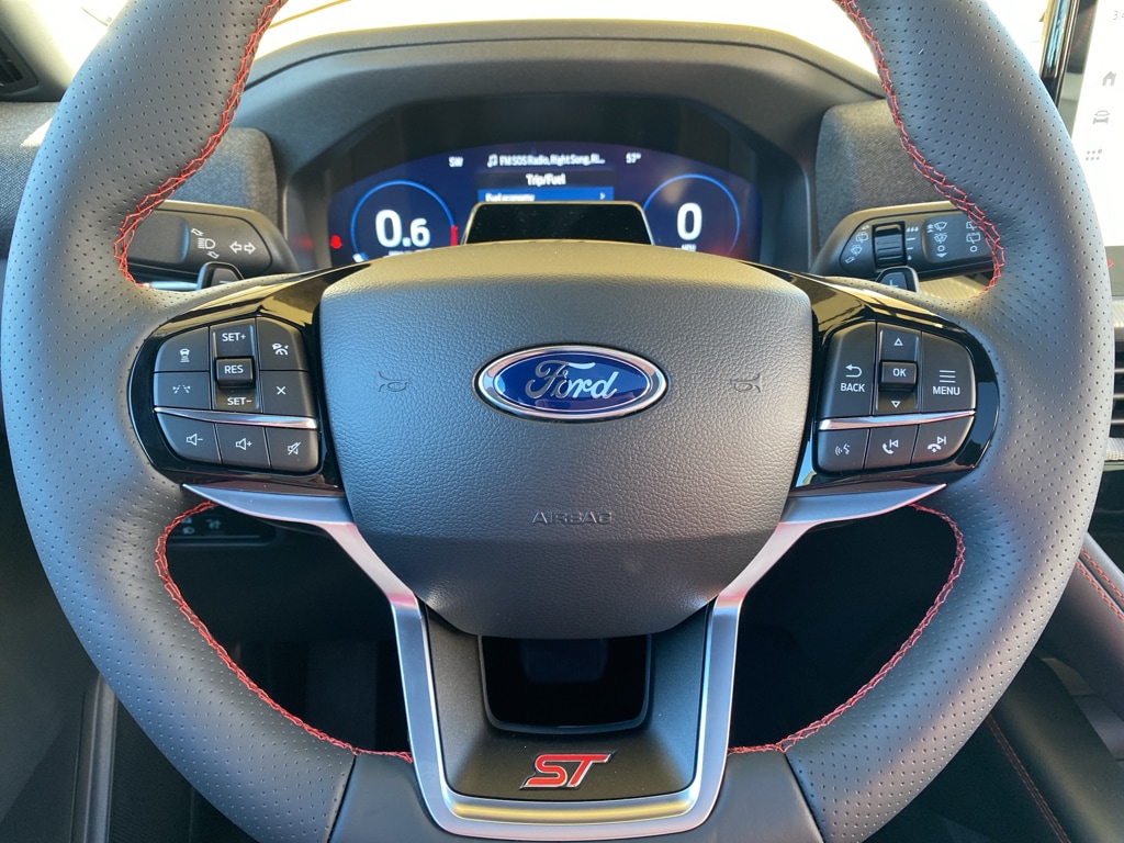 2026 Ford Explorer ST - Photo 9