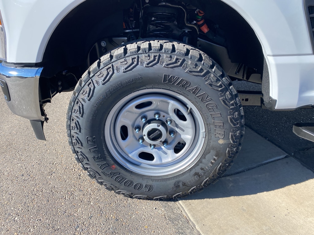 New 2026 Ford Super Duty F-350 XL Truck Crew Cab