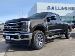 2025 Ford Super Duty F-350 Lariat Truck Crew Cab