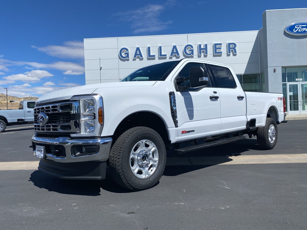 New 2027 Ford F-Series Sd F350 4X4CREW/CS Truck Crew Cab