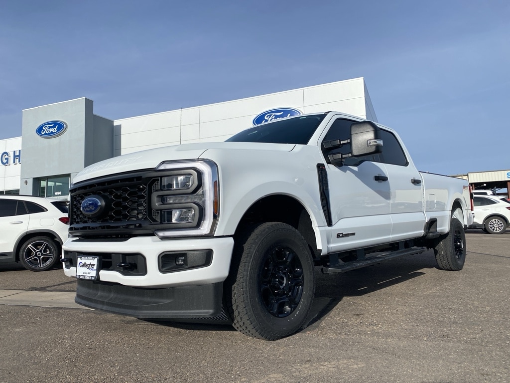 New 2026 Ford Super Duty F-350 XL Truck Crew Cab
