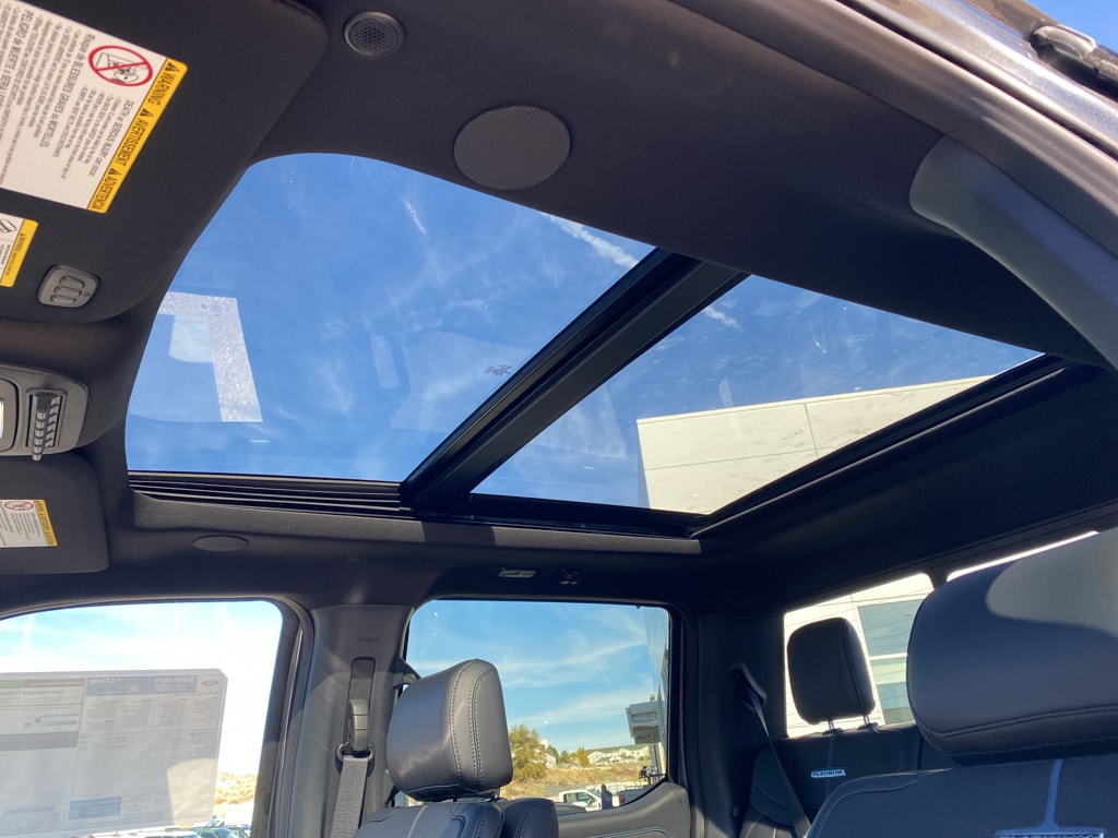 2026 Ford F-350 Super Duty Platinum - Photo 15