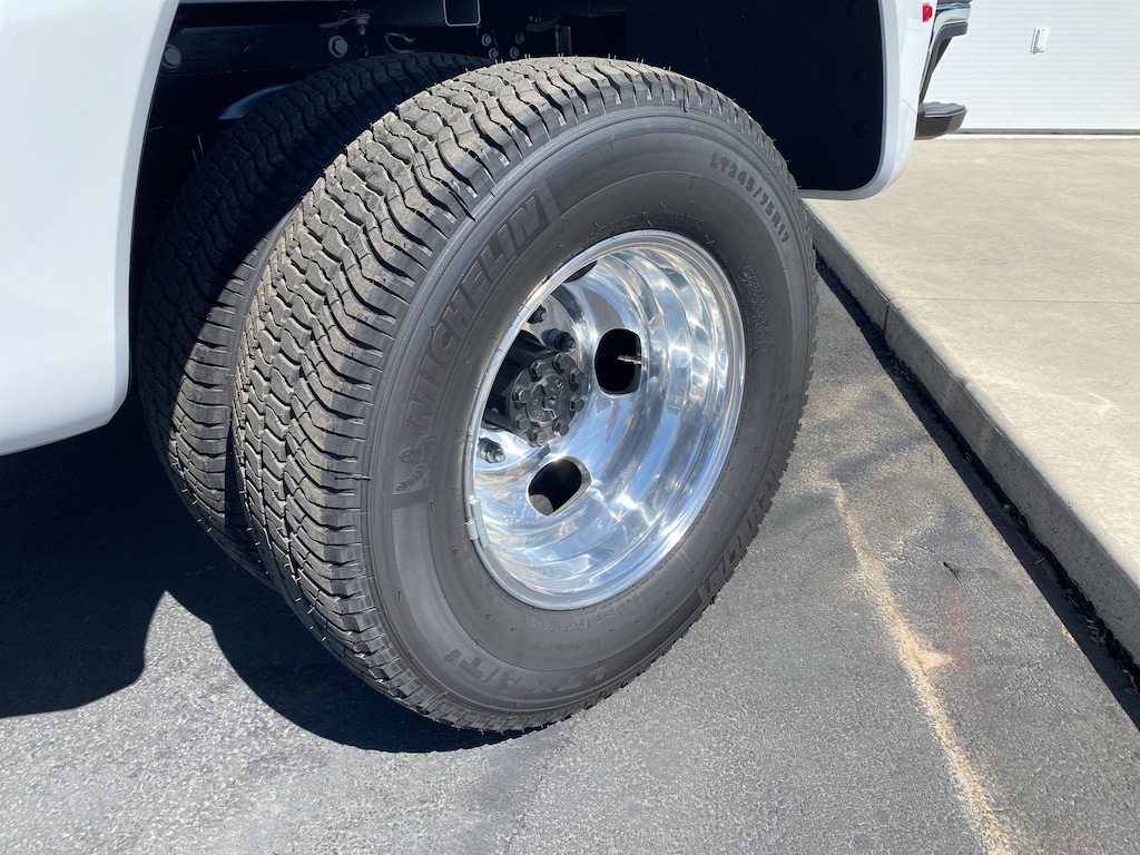 New 2027 Ford Super Duty F-350® Lariat® Truck Crew Cab