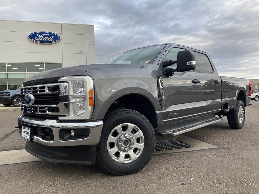 2023 Ford F-350 Super Duty XLT's photo