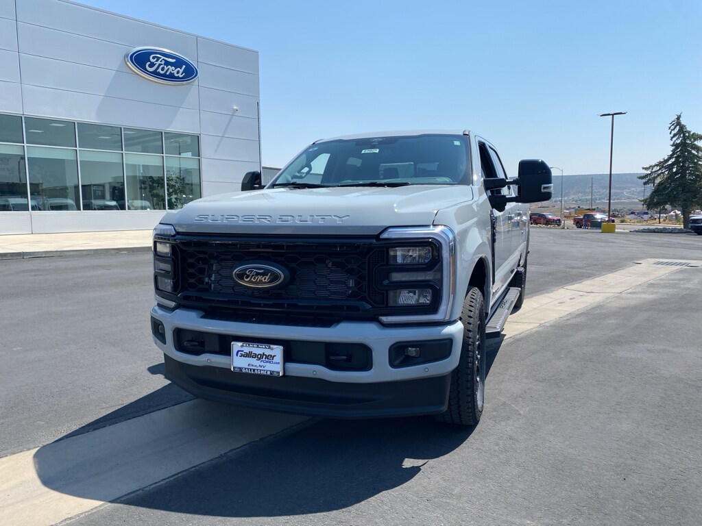 New 2026 Ford Super Duty F-350® Lariat® Truck Crew Cab