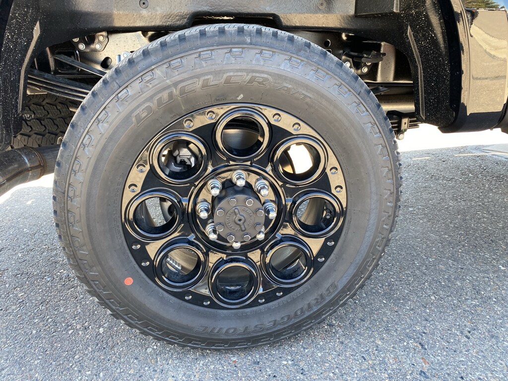 2025 Ford F-350 photo 2