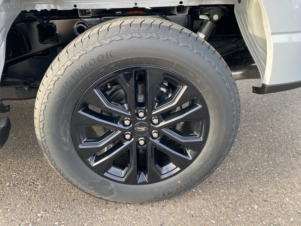 New 2025 Ford F-150 Lariat Truck SuperCrew Cab