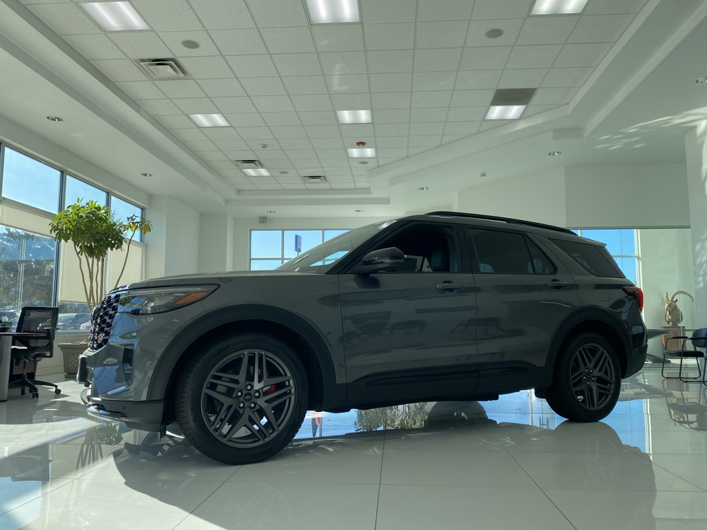 2026 Ford Explorer ST - Photo 23