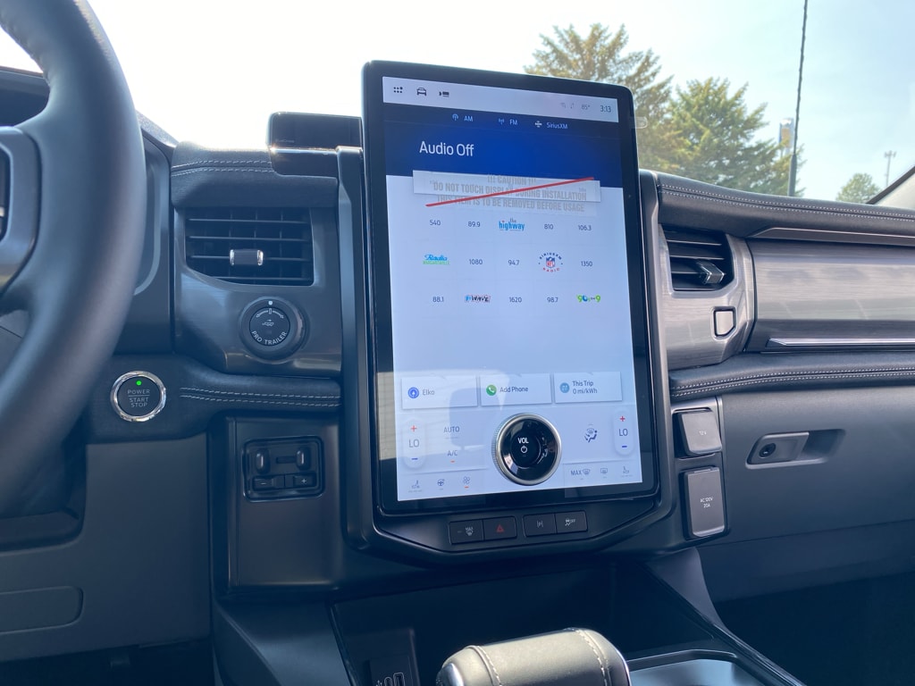 2025 Ford F-150 Lightning Flash - Photo 9