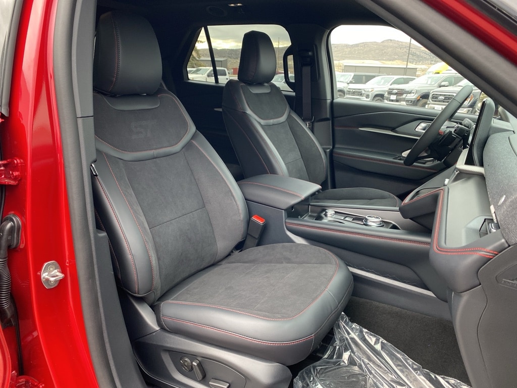 2026 Ford Explorer ST - Photo 6