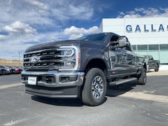 2027 Ford Super Duty F-350&reg; Lariat&reg; Truck Crew Cab