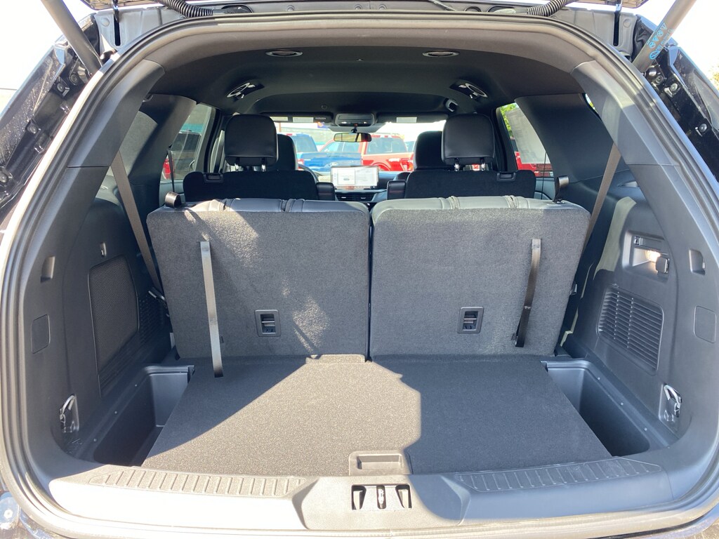 2025 Ford Explorer ST-Line photo 4