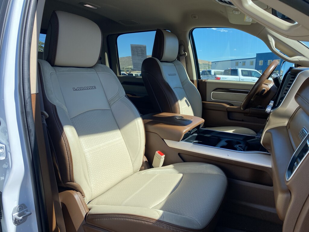 2022 Ram 3500 Laramie photo 3
