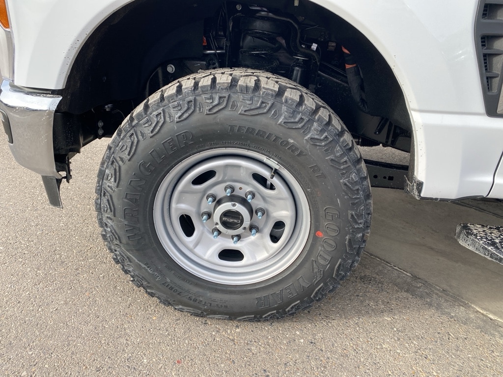 New 2026 Ford Super Duty F-350 XL Truck Crew Cab