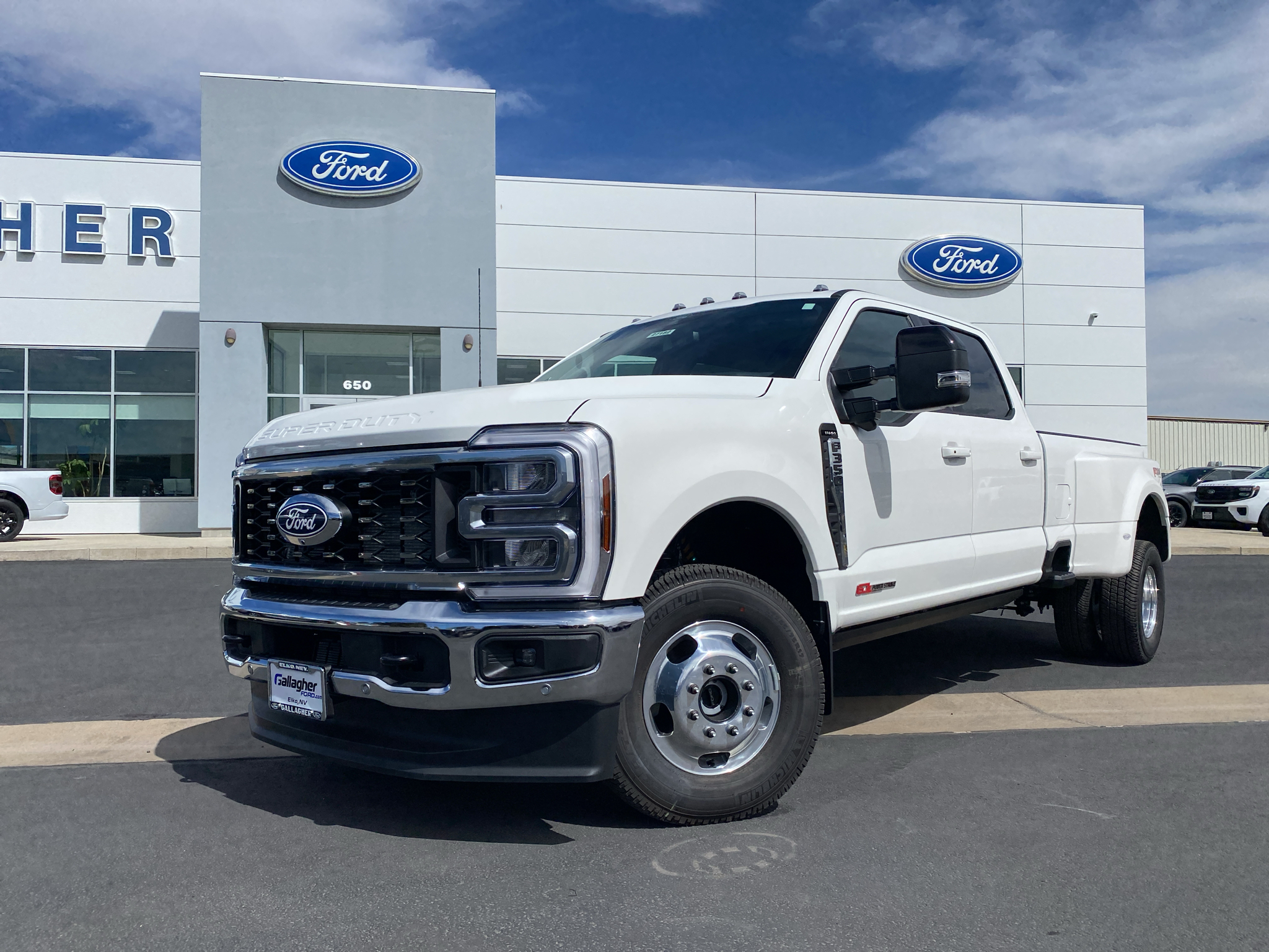 New 2027 Ford Super Duty F-350® Lariat® Truck Crew Cab