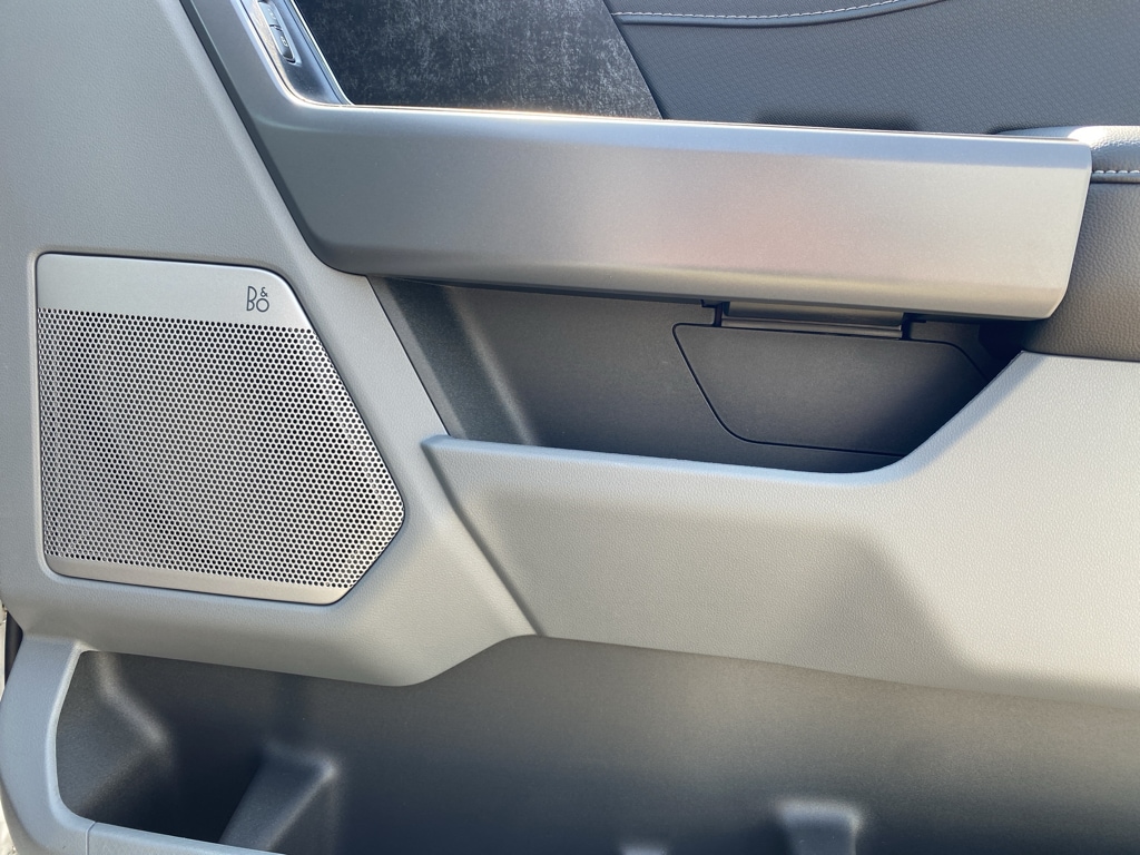 2025 Ford F-150 Lightning Flash - Photo 13