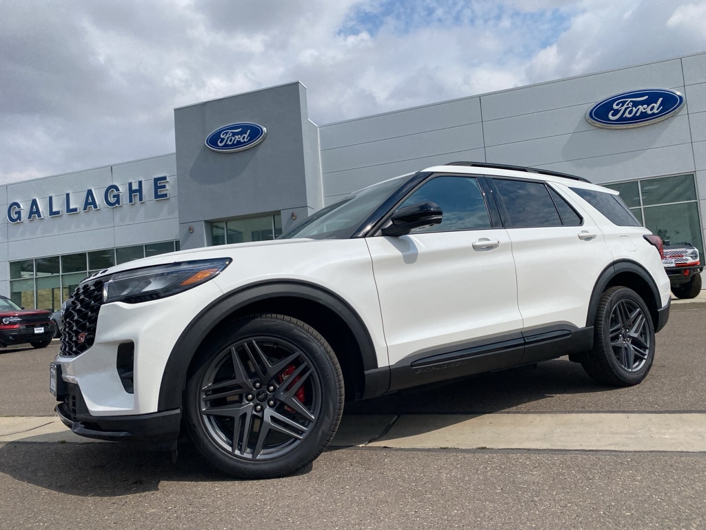2025 Ford Explorer ST's photo