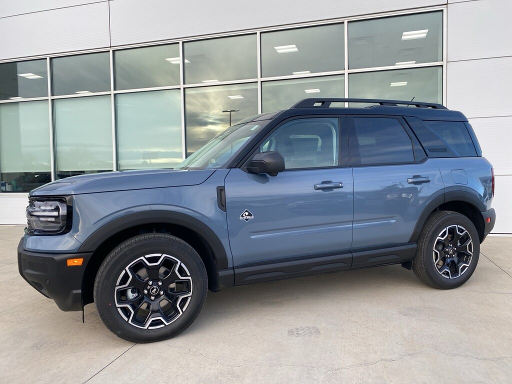 2025 Ford Bronco Sport Outer Banks photo 2