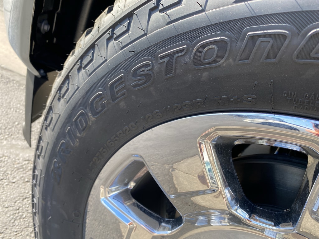 New 2027 Ford Super Duty F-350® Lariat® Truck Crew Cab