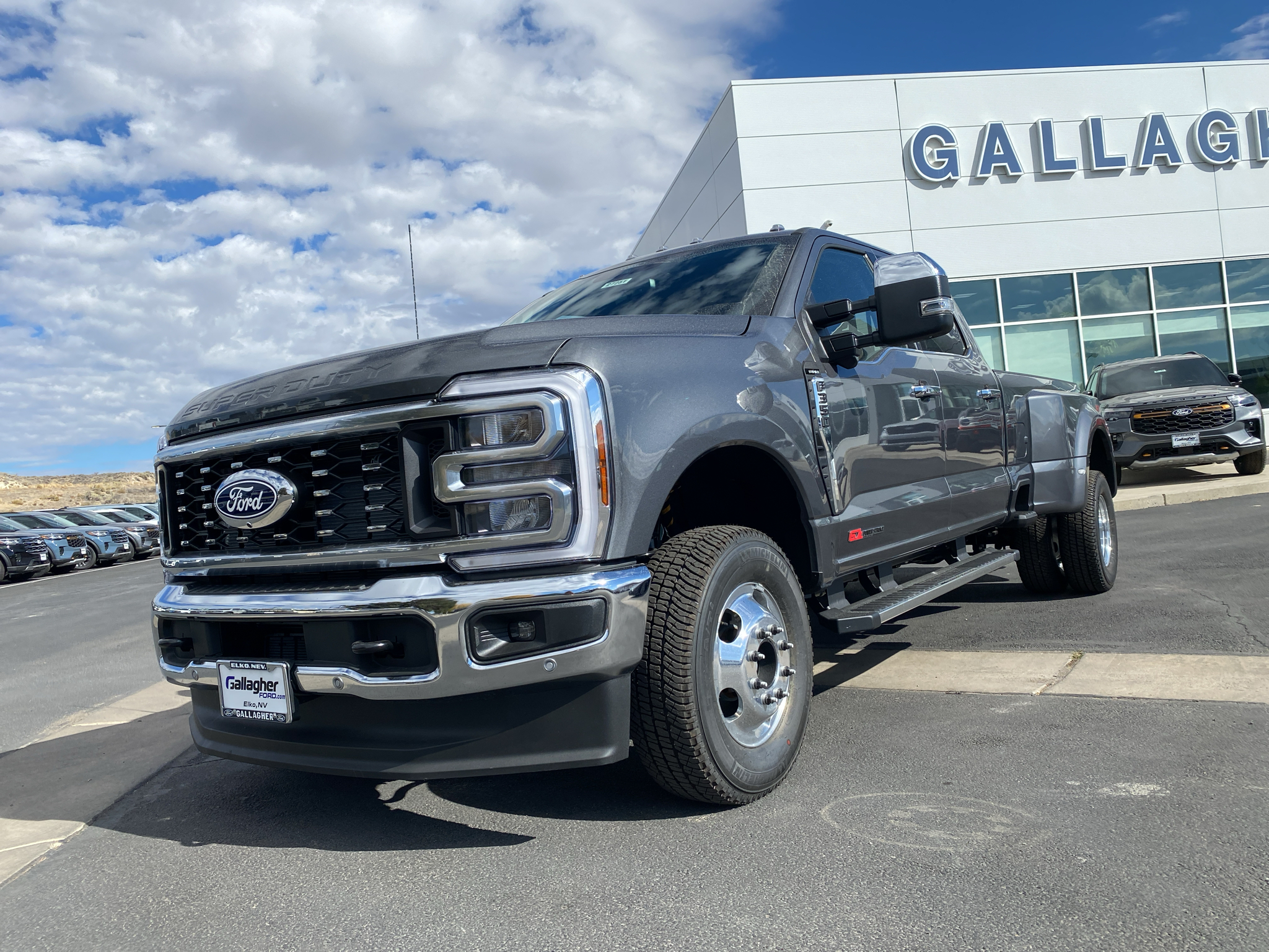 New 2027 Ford Super Duty F-350® Lariat® Truck Crew Cab