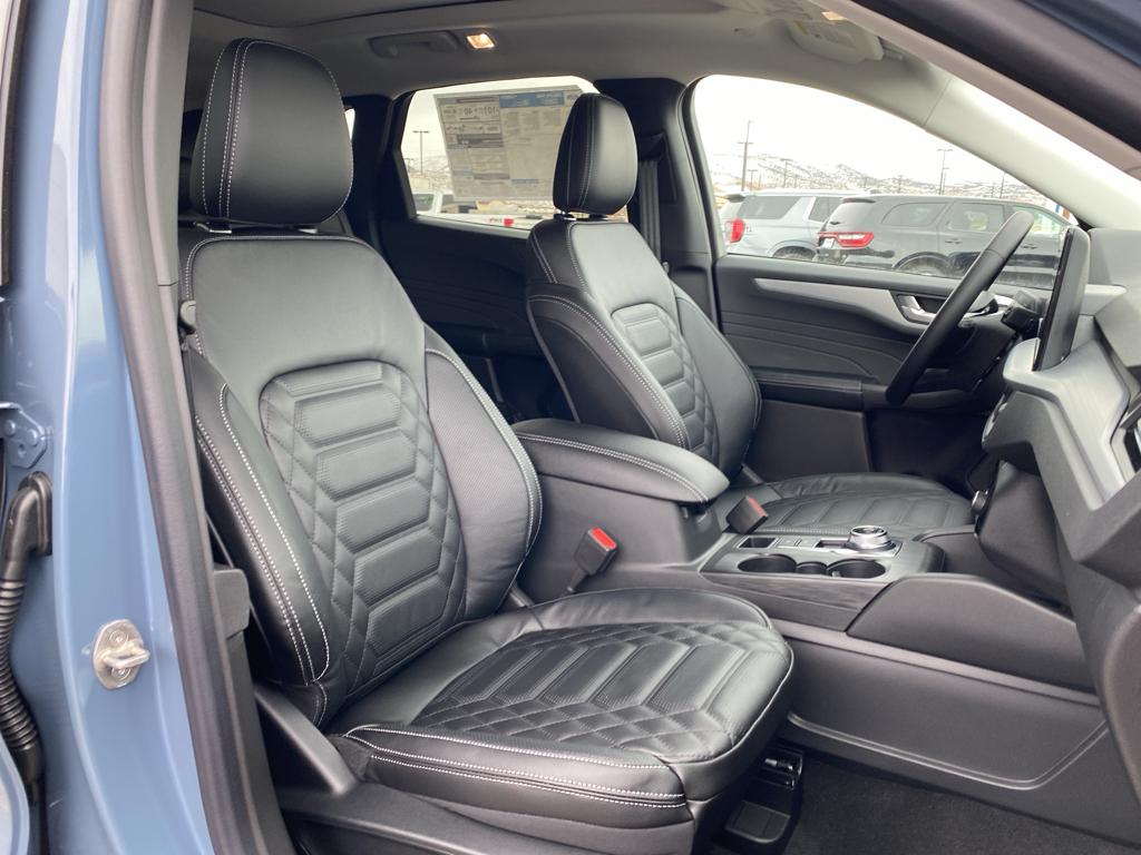 2024 Ford Escape Plug-In Hybrid photo 3