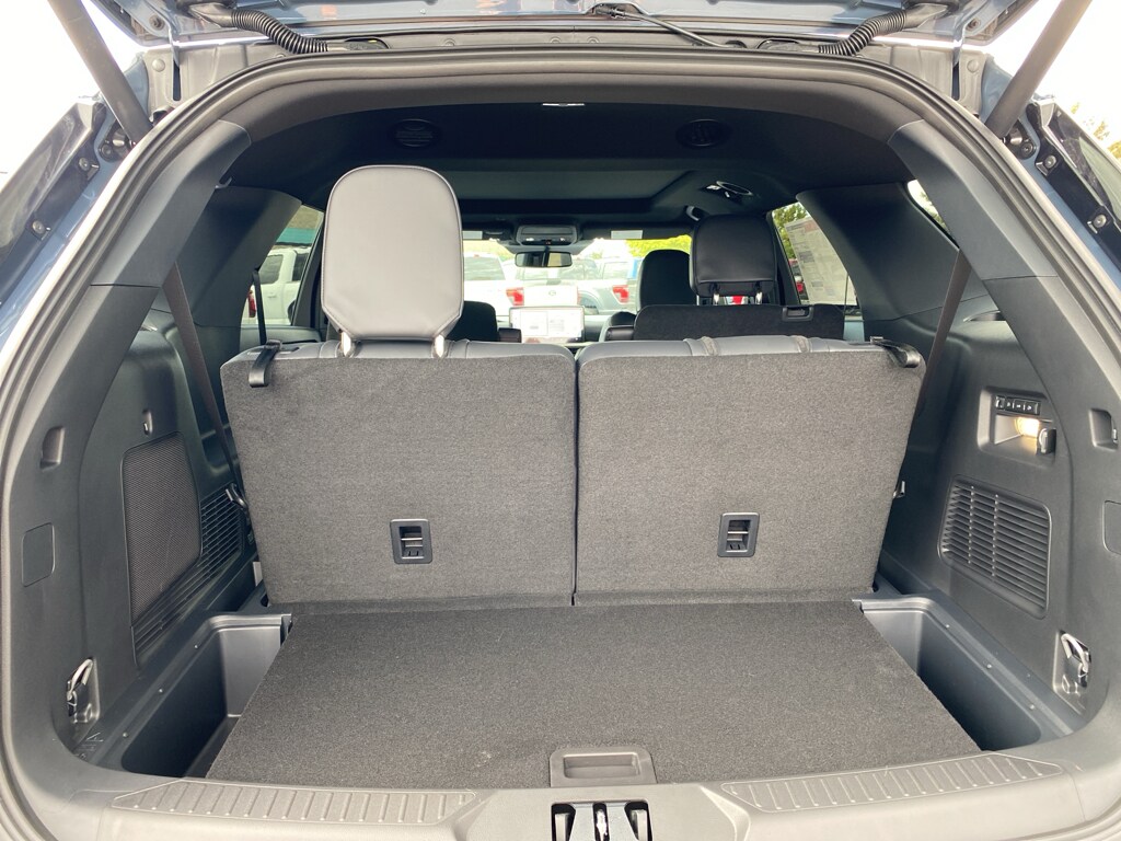 2025 Ford Explorer ST photo 4