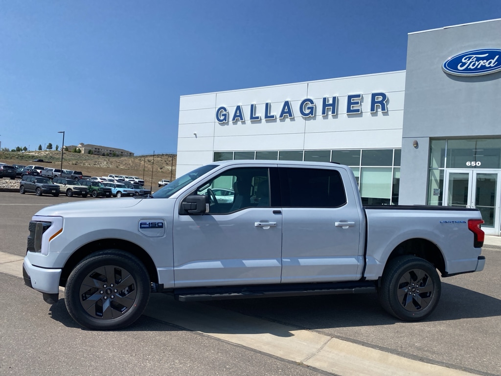 2025 Ford F-150 Lightning Flash - Photo 25