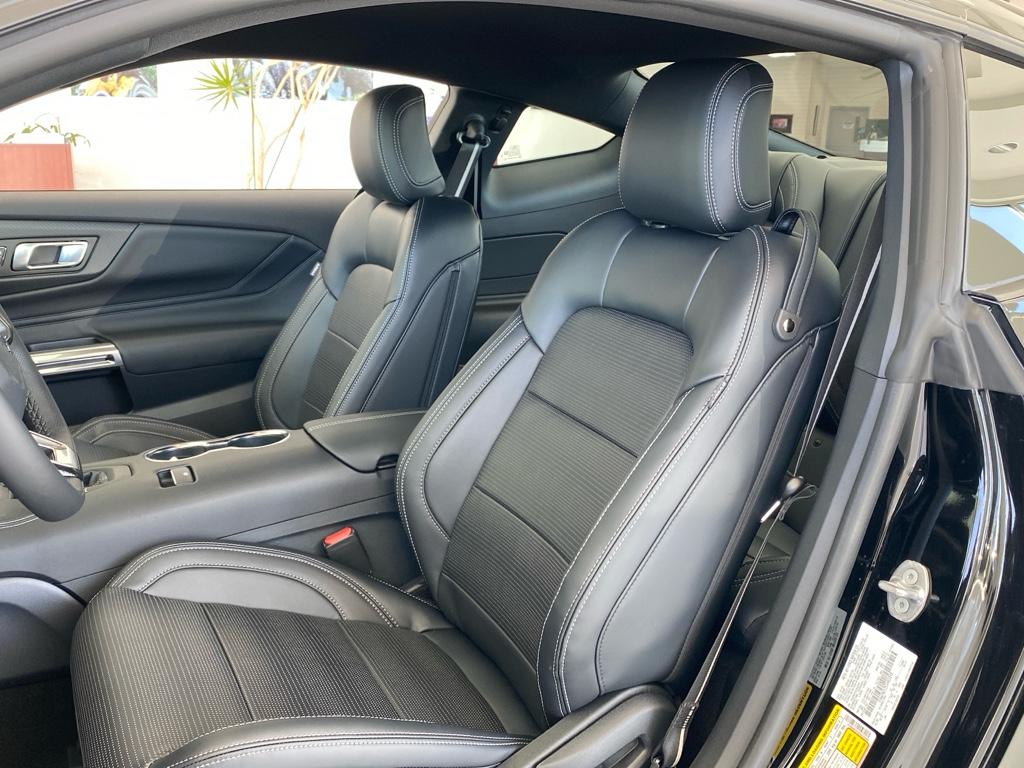 2025 Ford Mustang GT Premium photo 3