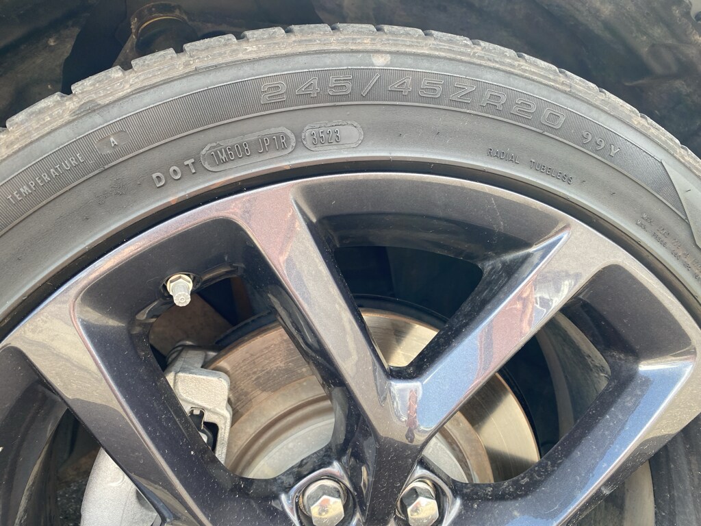 2023 Dodge Challenger R/T Plus photo 3