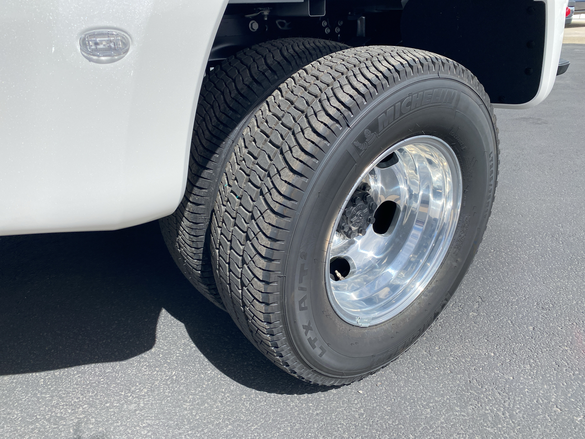 New 2027 Ford Super Duty F-350® Lariat® Truck Crew Cab