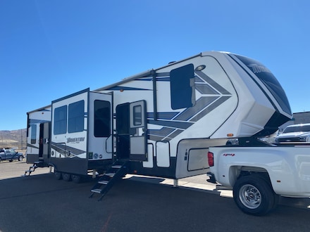 2019 Grand Design Momentum