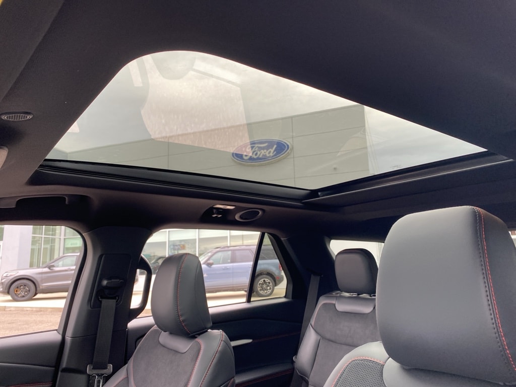 2026 Ford Explorer ST - Photo 13