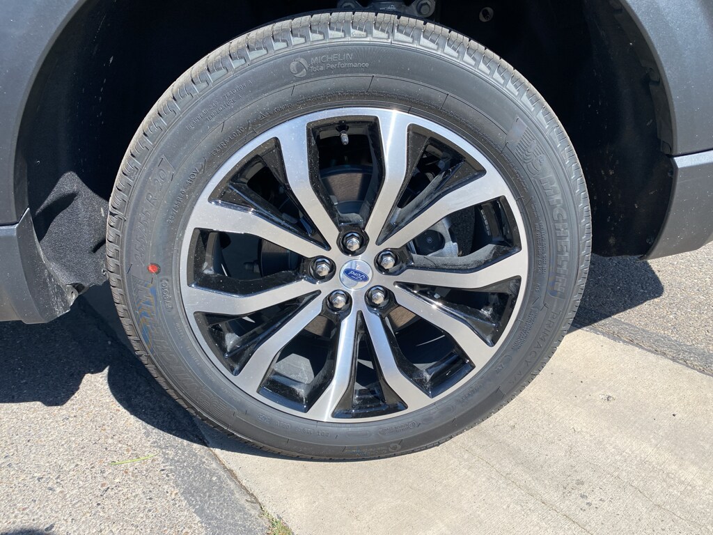2025 Ford Explorer ST-Line photo 2