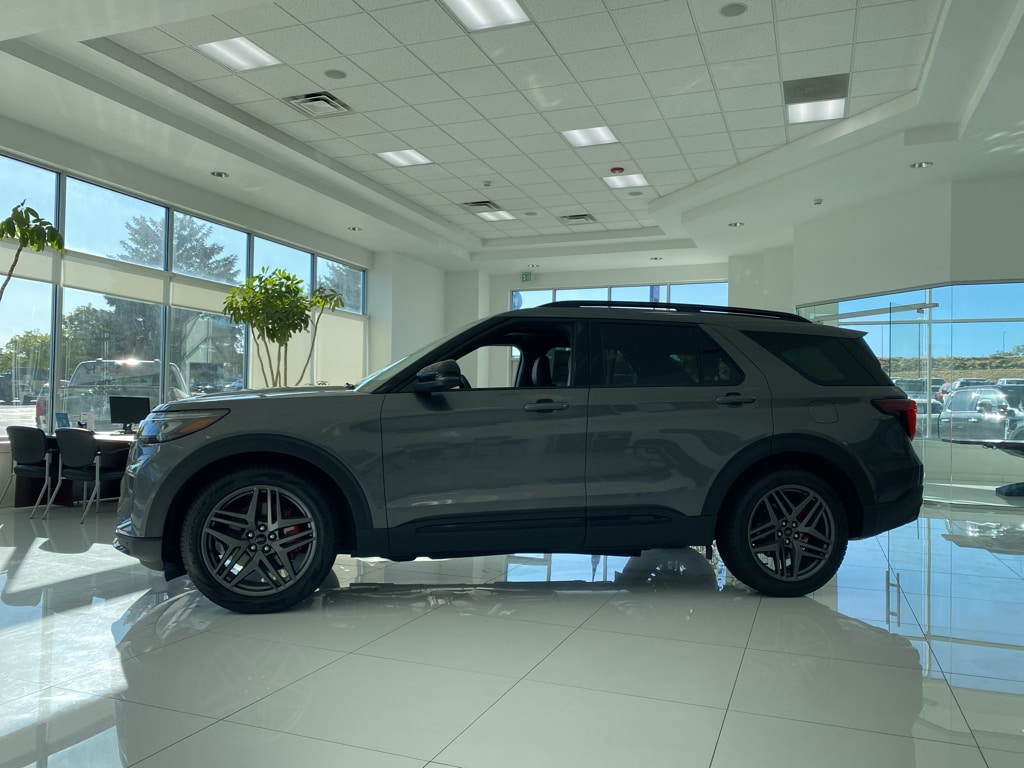 2026 Ford Explorer ST - Photo 22