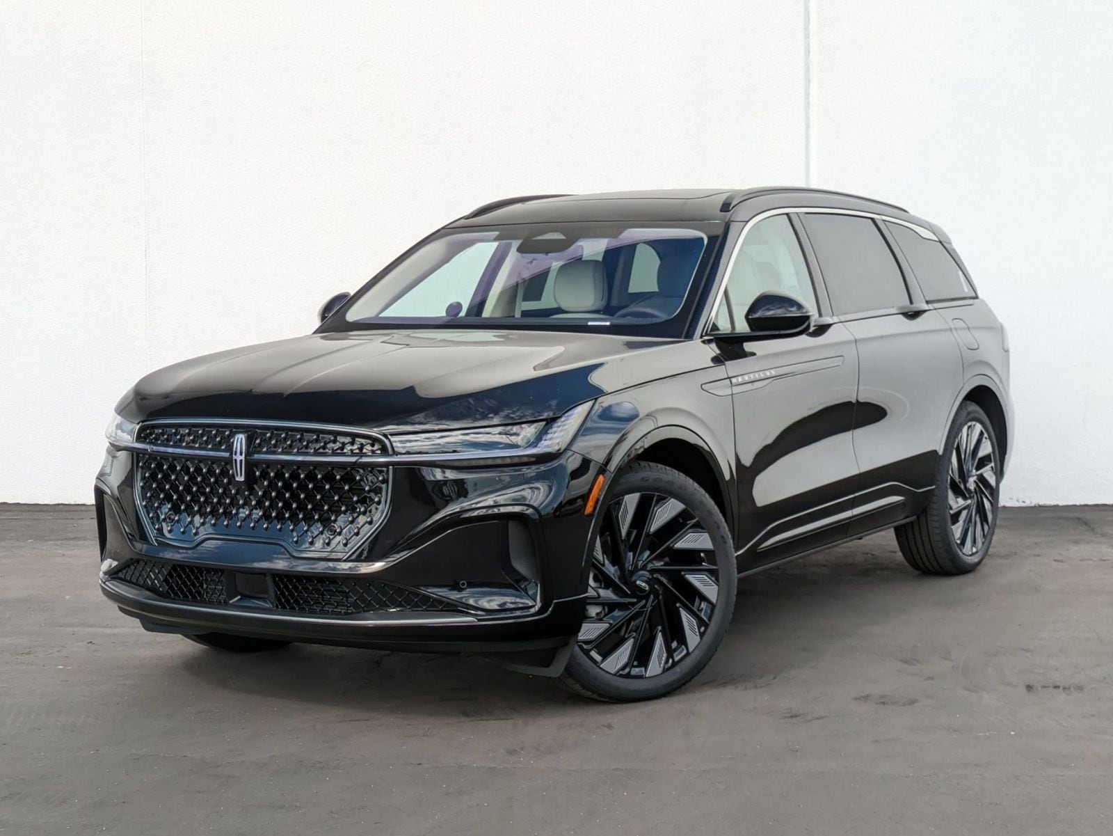 2025 Lincoln Nautilus Black Label AWD's photo