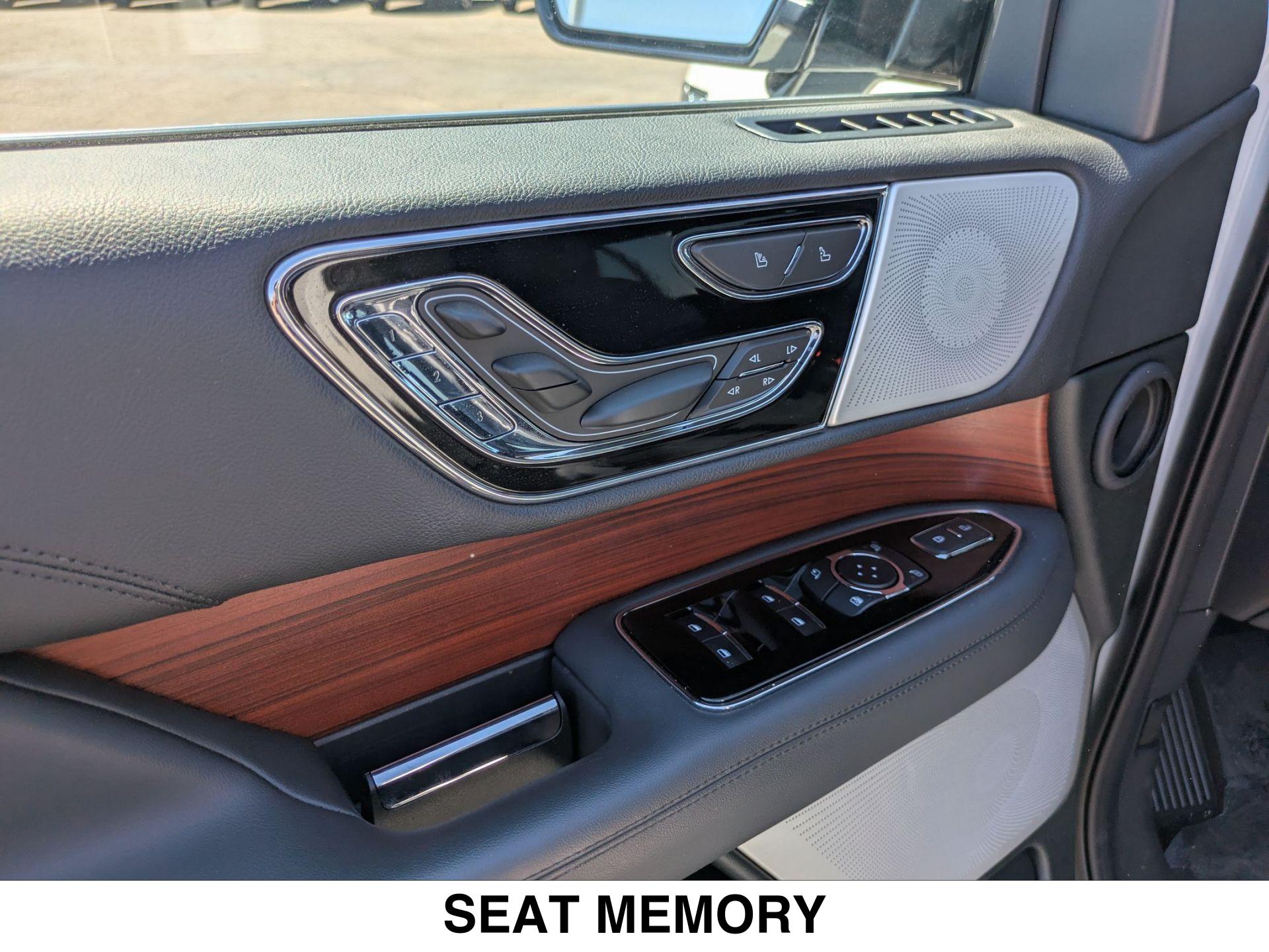 2024 Lincoln Navigator Reserve | CarEdge | CarEdge