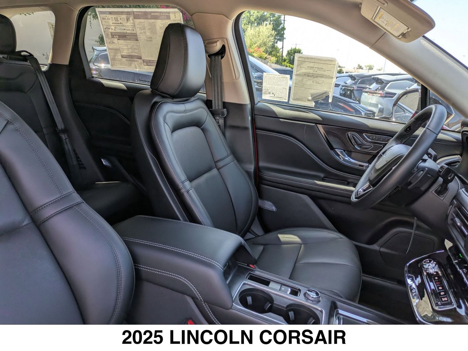 2025 Lincoln Corsair Grand Touring - Photo 14