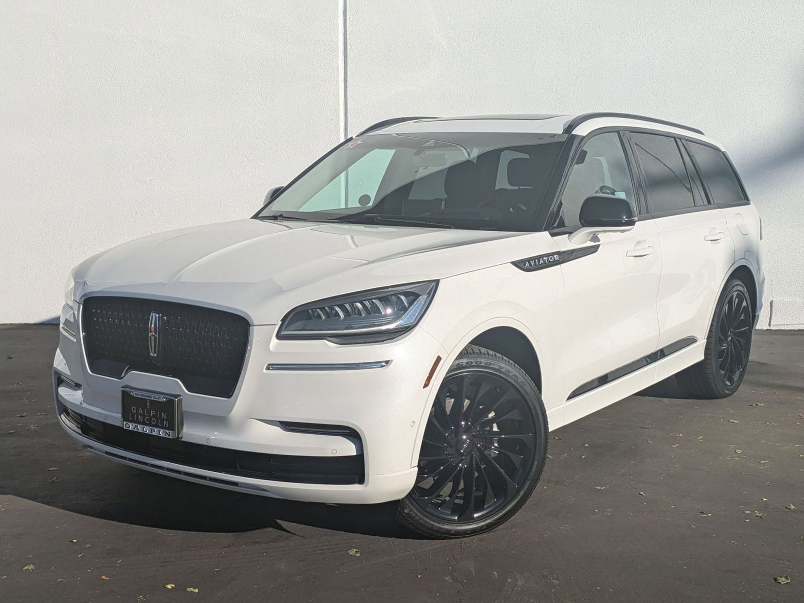 2023 Lincoln Aviator Reserve AWD's photo