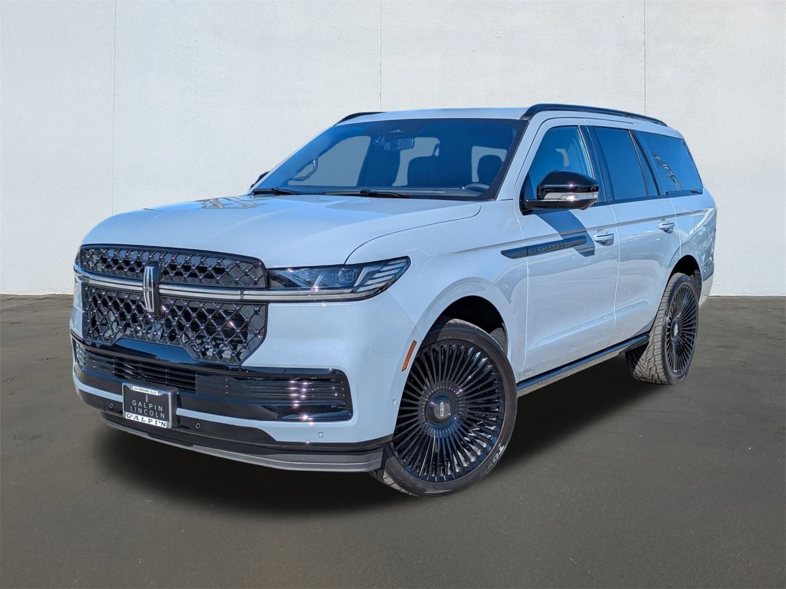 2025 Lincoln Navigator Reserve's photo