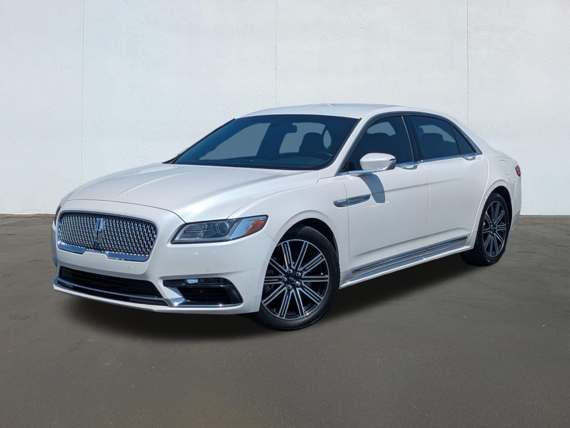 2017 Lincoln Continental Reserve FWD's photo