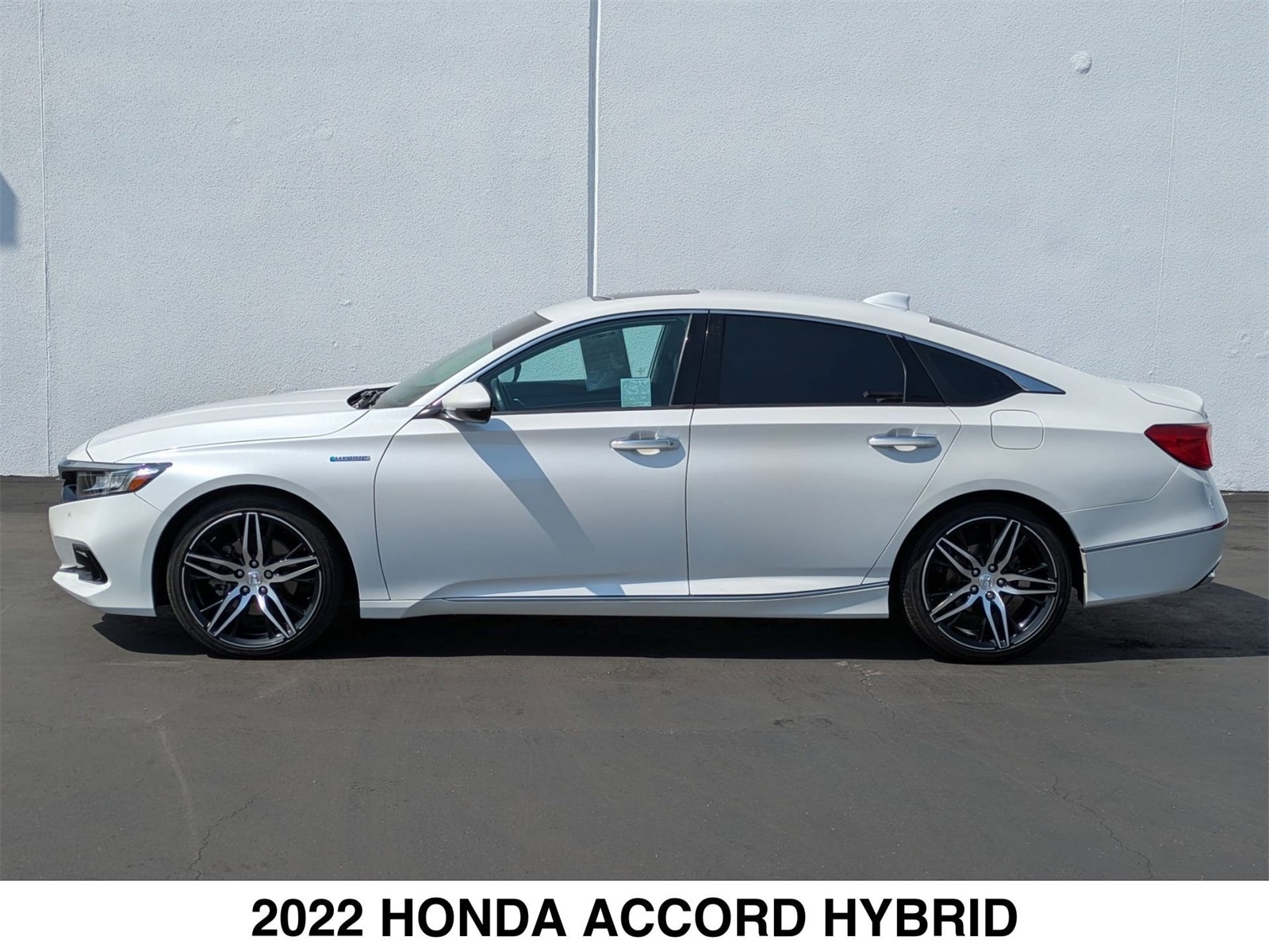 Used 2022 Honda Accord Hybrid Touring with VIN 1HGCV3F93NA007050 for sale in Van Nuys, CA