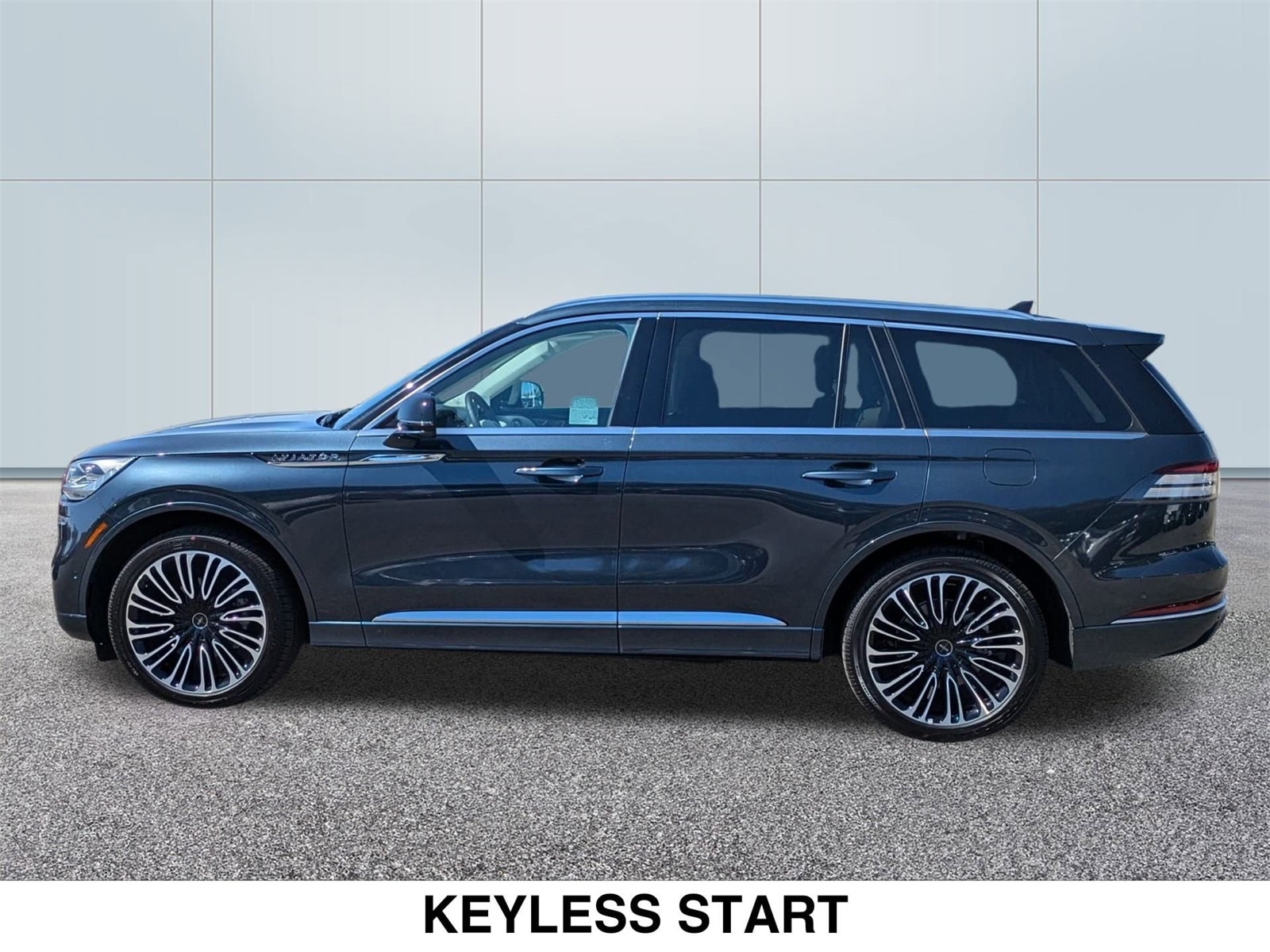 Used 2023 Lincoln Aviator Black Label with VIN 5LM5J9XC4PGL26529 for sale in Van Nuys, CA