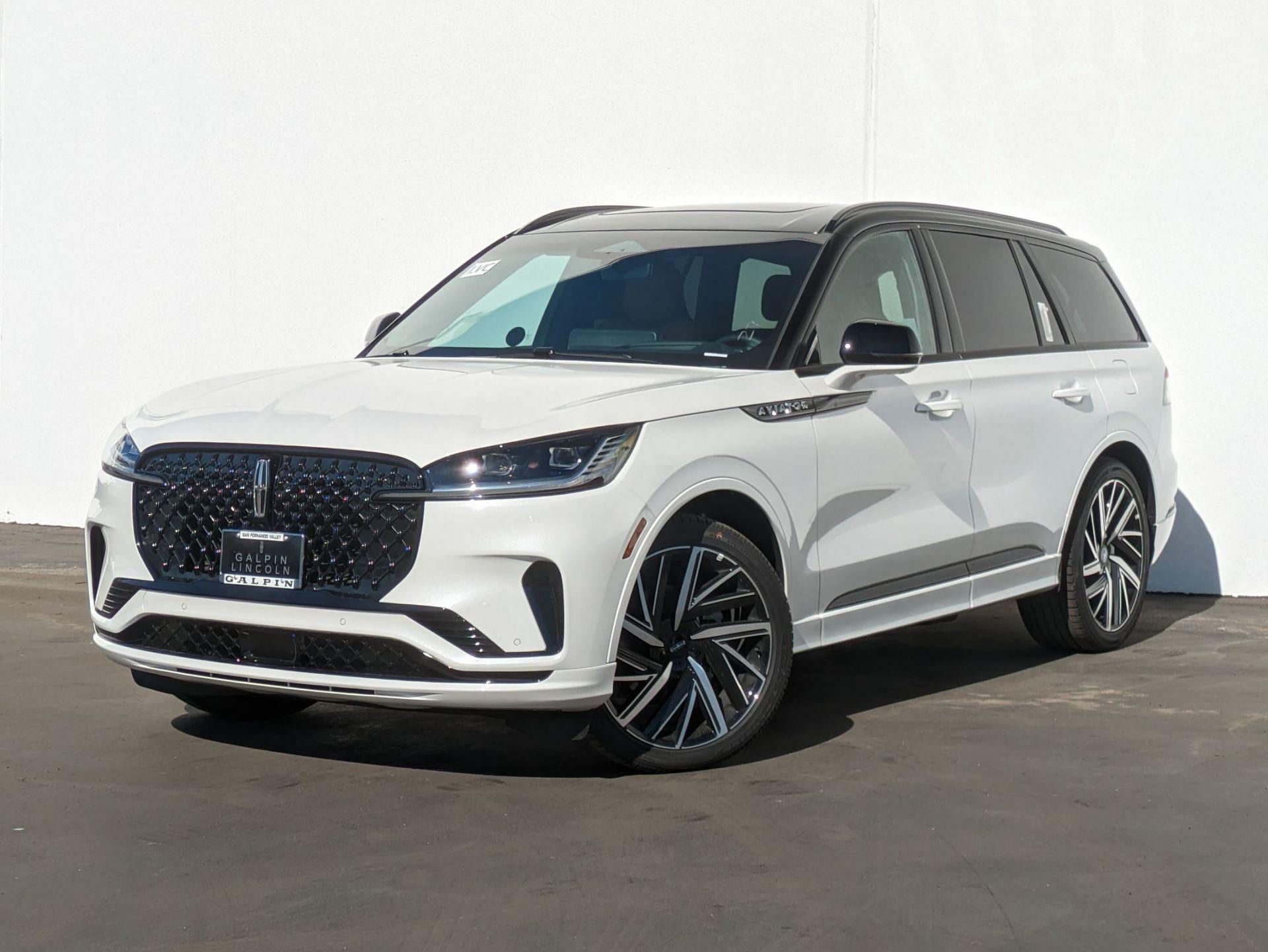 2025 Lincoln Aviator Black Label AWD's photo