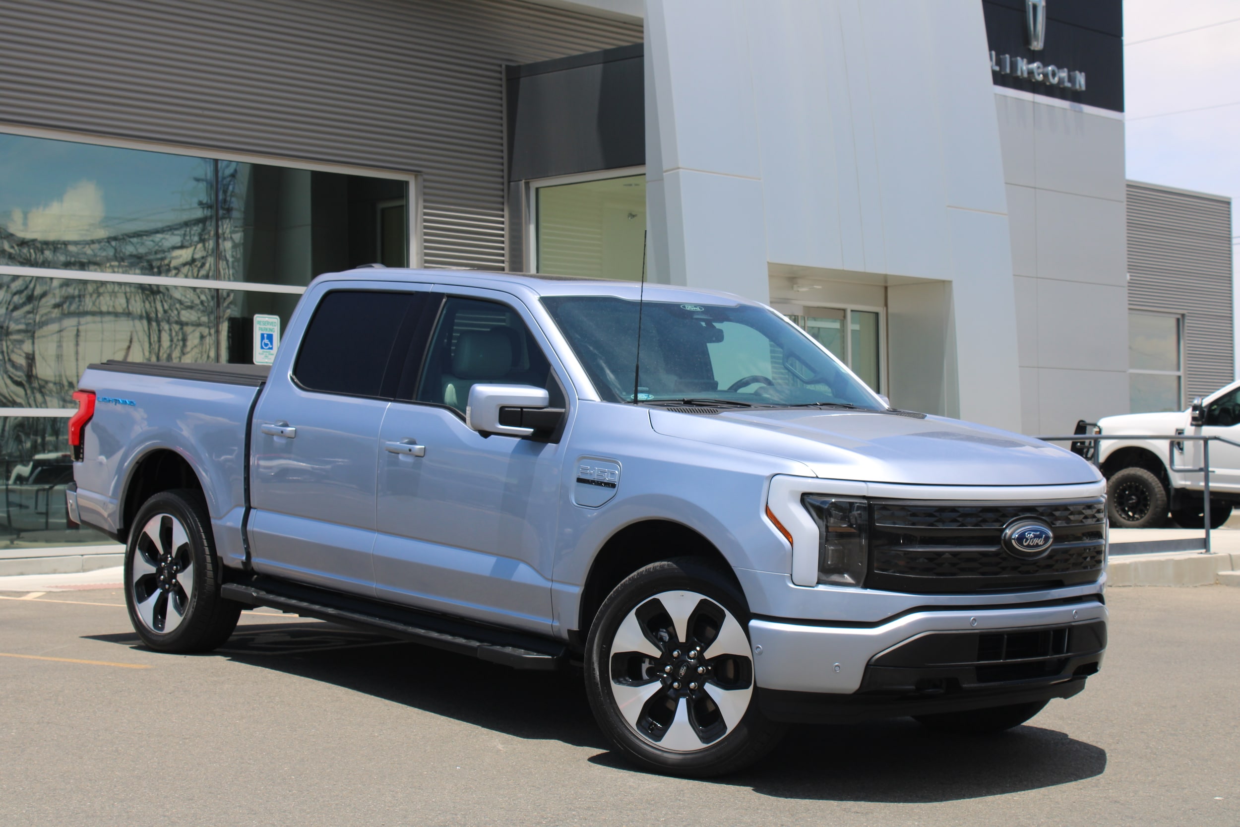 Used 2022 Ford F-150 Lightning Platinum with VIN 1FT6W1EV5NWG01623 for sale in Prescott, AZ