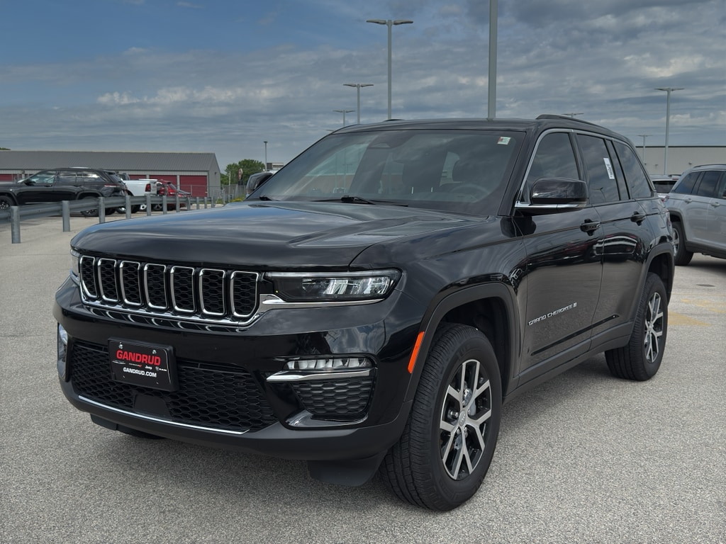 Used 2024 Jeep Grand Cherokee Limited with VIN 1C4RJHBG3R8559036 for sale in Green Bay, WI
