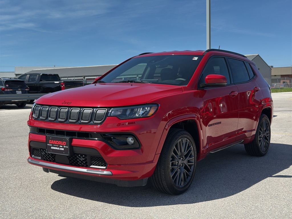 Used 2022 Jeep Compass Limited with VIN 3C4NJDCB9NT146544 for sale in Green Bay, WI